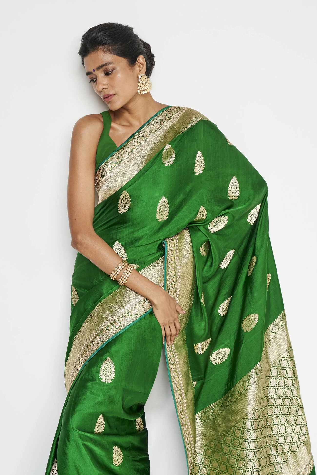 Rohana Benarasi Saree - Green 6 Rohana Benarasi Saree - Green - Image 4
