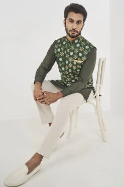 Aayansh Bandi Emerald 10 Aayansh Bandi Emerald -Anita Dongre ADMEN F22B17BS Emrald 4