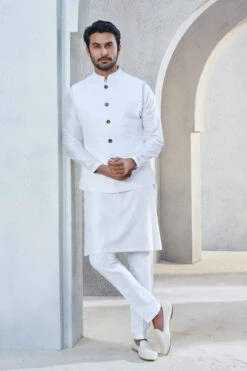 The Akshaj Bandi-White