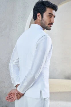 The Akshaj Bandi-White -Anita Dongre CRB20CLA White 5