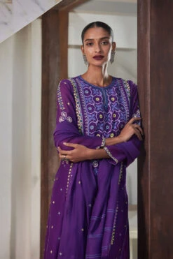 Izna Suit Set - Purple 7 Izna Suit Set - Purple -Anita Dongre F22R50 PURPLE 3