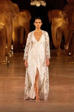 Paradise Of Flowers Overlayer - Cream