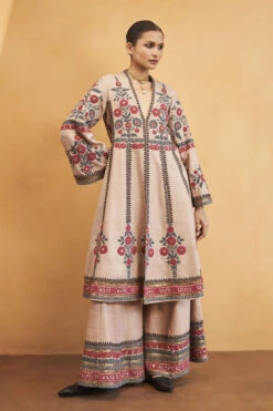 Flowers Of The Forest Kurta Set – Hazelnut