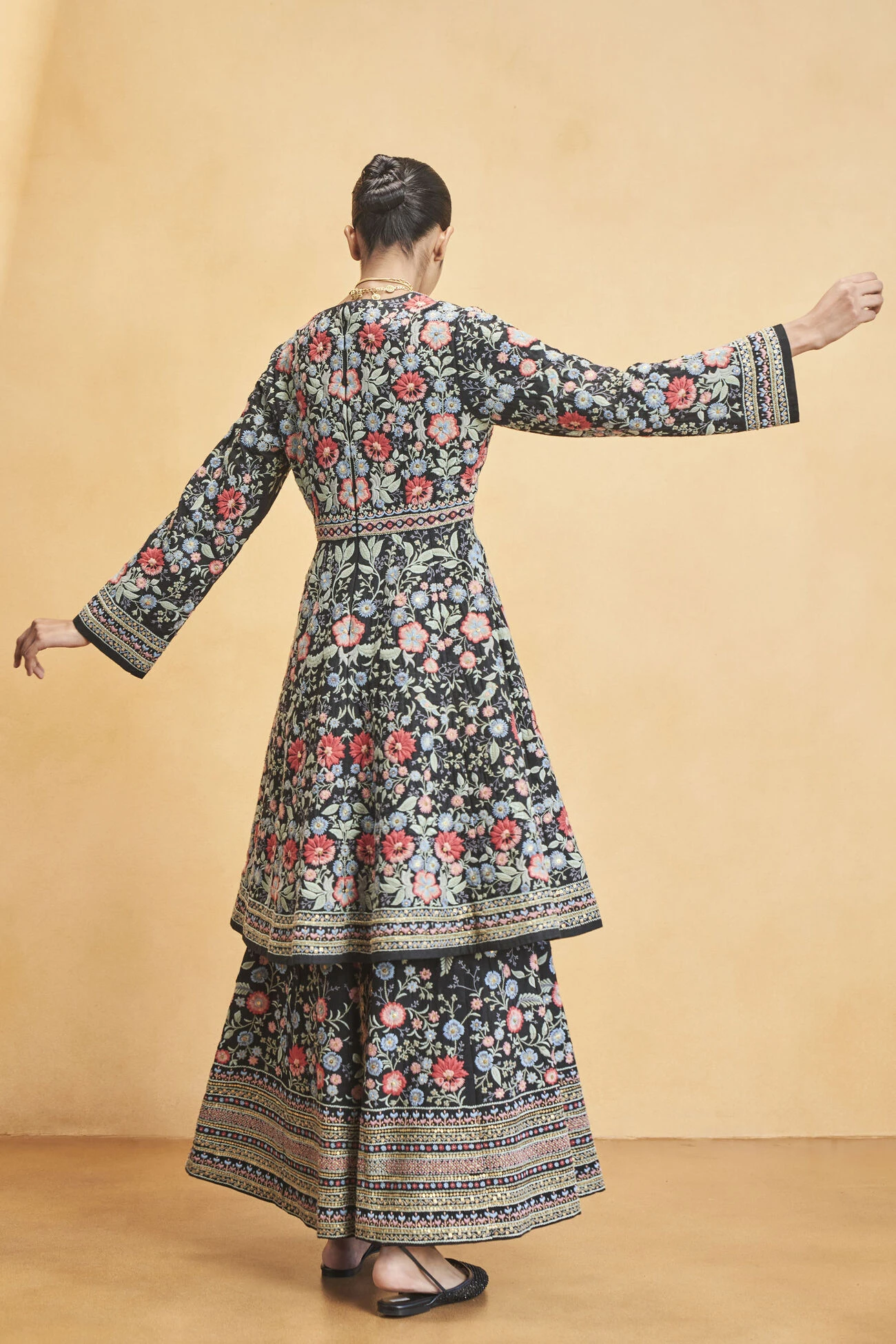 Floral Ballad Kurta Set - Black 4 Floral Ballad Kurta Set - Black - Image 2