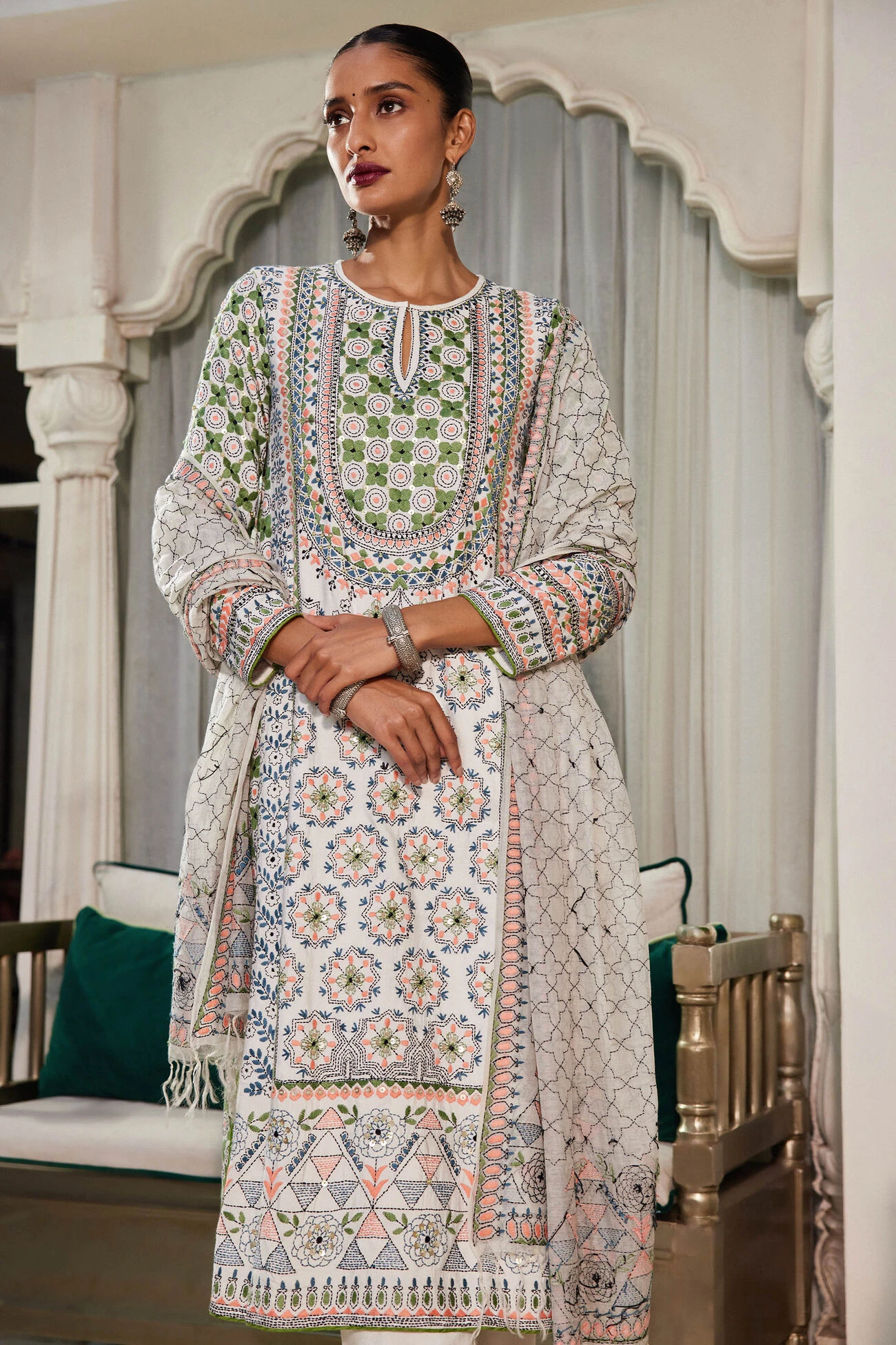Noor Suit Set - White 5 Noor Suit Set - White - Image 3