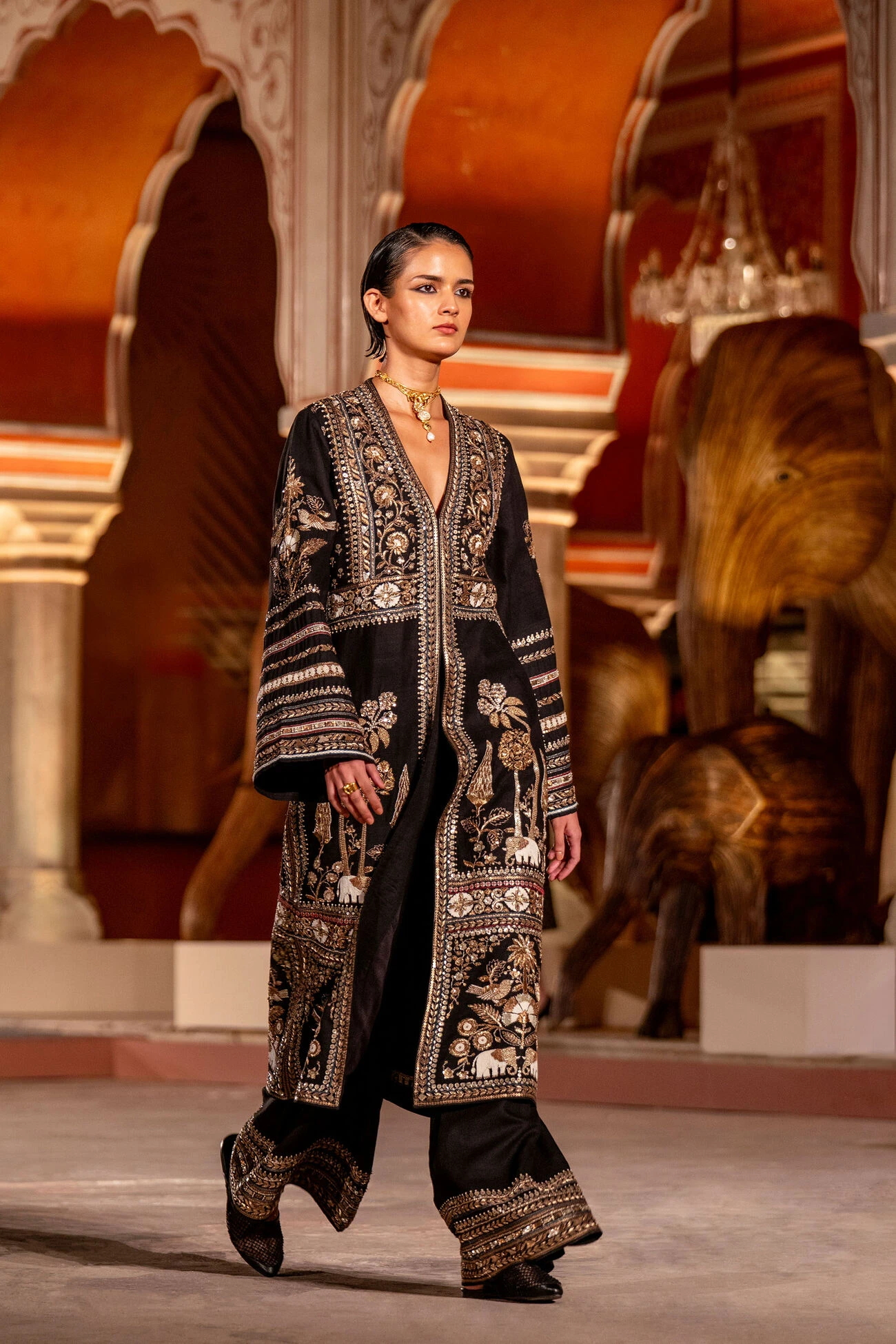 From The Wilderness Kurta Set - Black 4 From The Wilderness Kurta Set - Black - Image 2