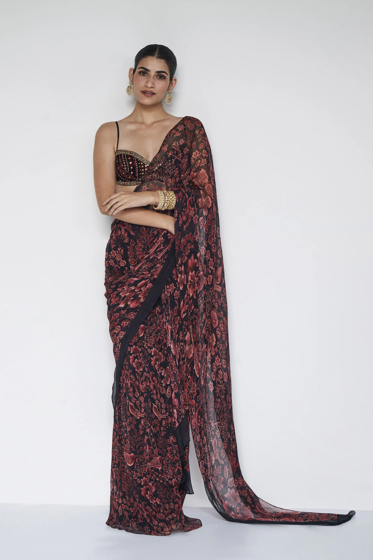 Rohesia Saree - Black 5 Rohesia Saree - Black - Image 3