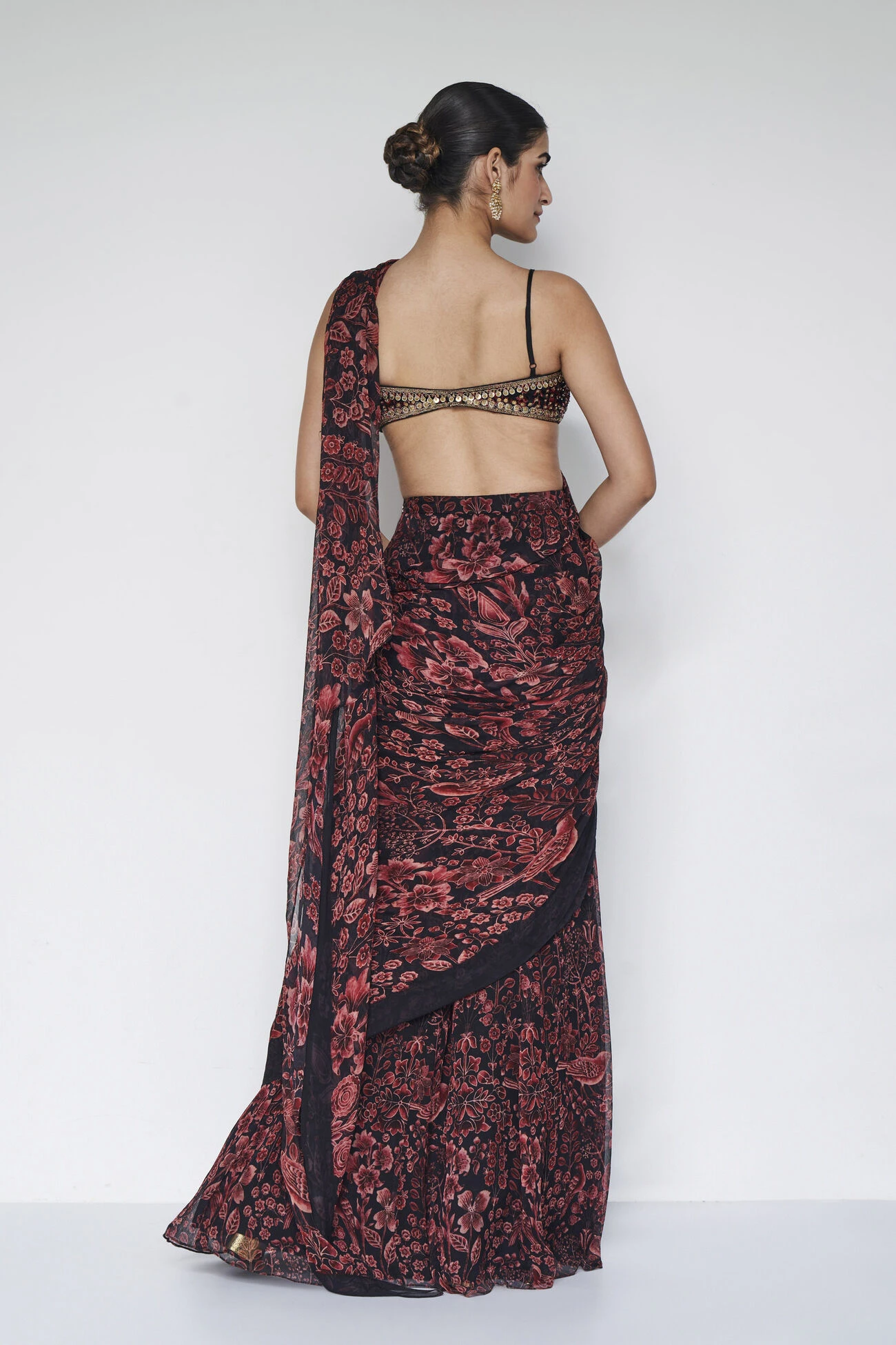 Rohesia Saree - Black 7 Rohesia Saree - Black - Image 5