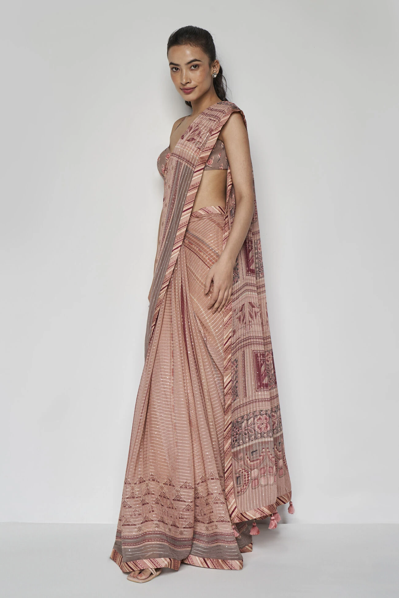 Roksanda Saree Set - Onion Pink 4 Roksanda Saree Set - Onion Pink - Image 2