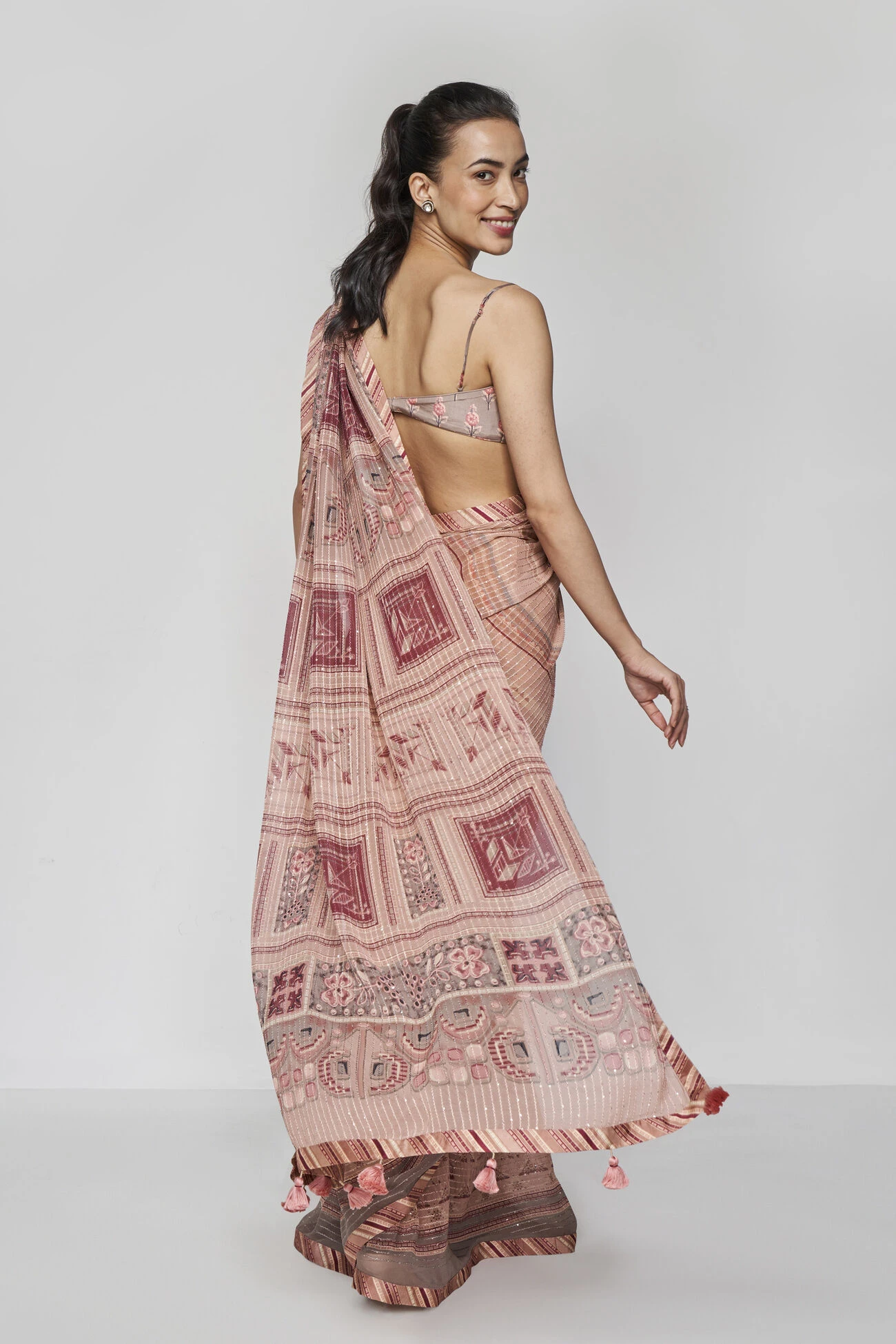 Roksanda Saree Set - Onion Pink 6 Roksanda Saree Set - Onion Pink - Image 4