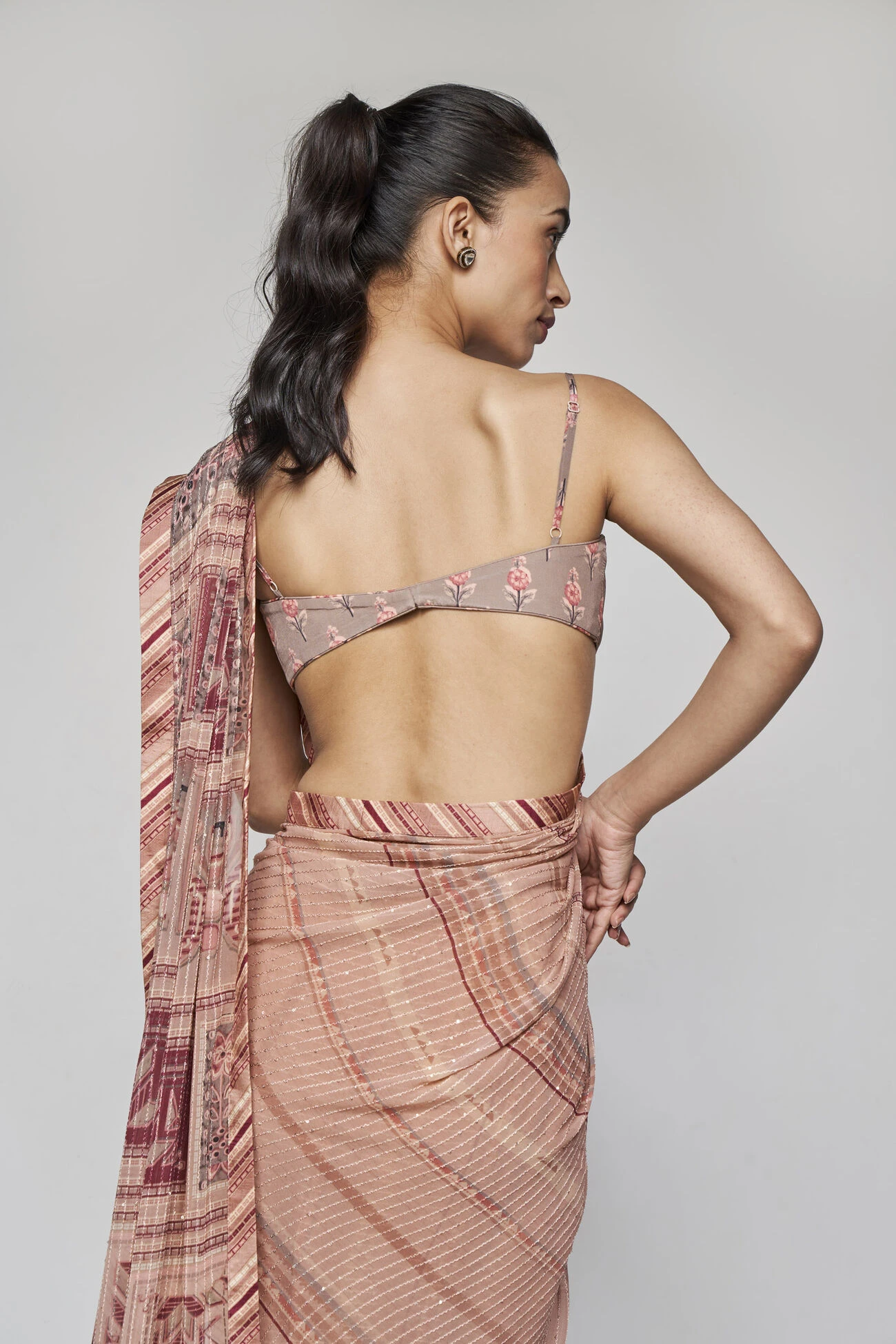 Roksanda Saree Set - Onion Pink 9 Roksanda Saree Set - Onion Pink - Image 7
