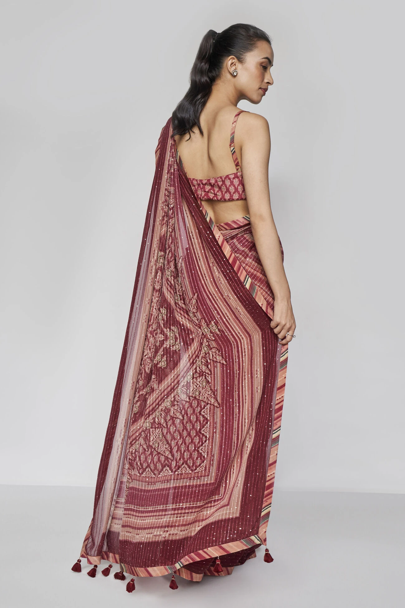 Arvika Saree - Wine 5 Arvika Saree - Wine - Image 3