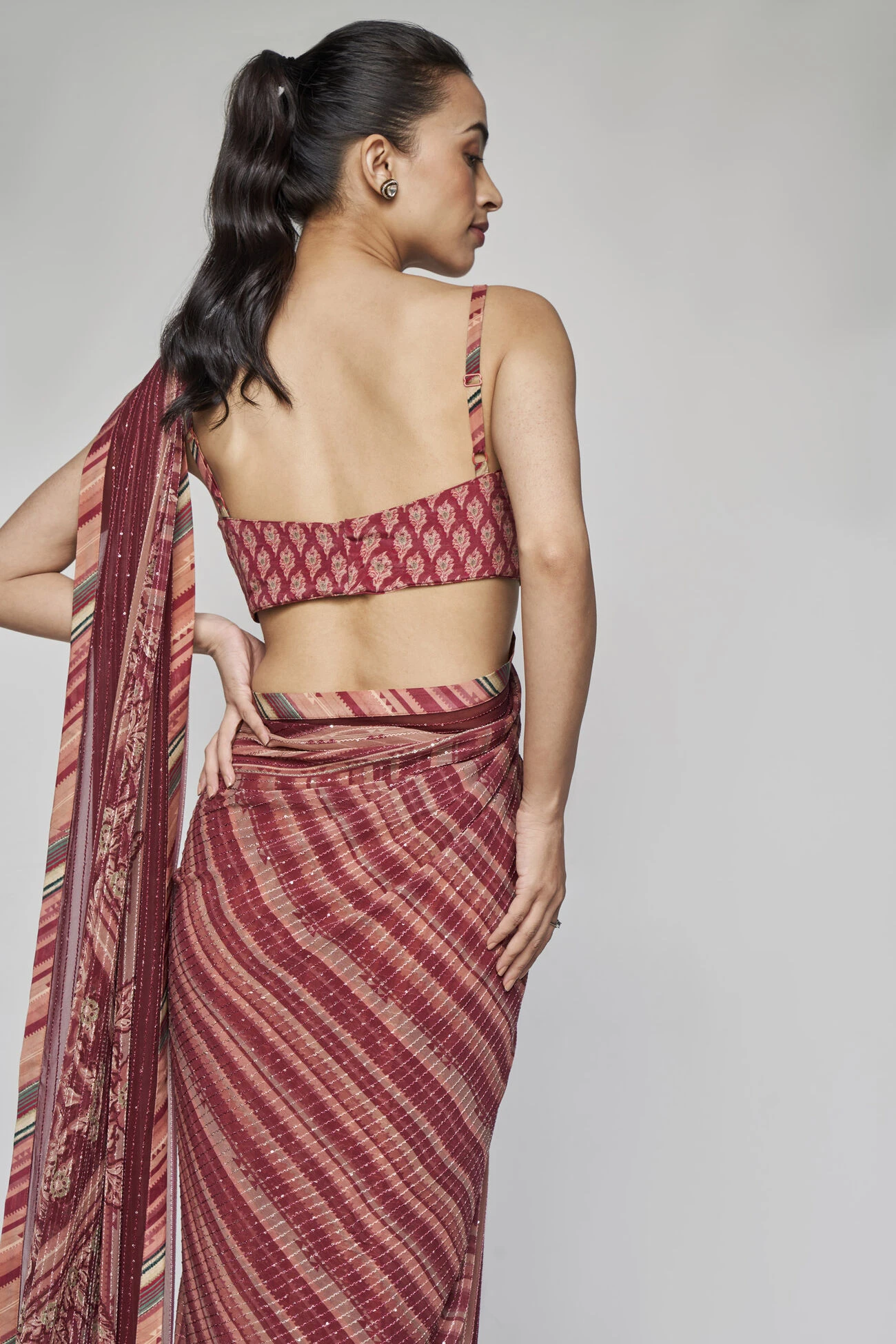 Arvika Saree - Wine 7 Arvika Saree - Wine - Image 5
