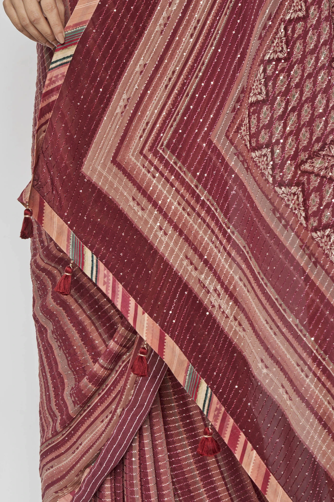Arvika Saree - Wine 9 Arvika Saree - Wine - Image 7