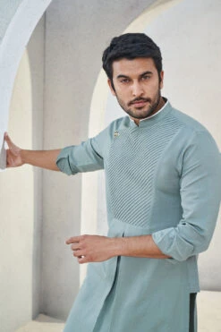 Faris Kurta - Olive 14 Faris Kurta - Olive -Anita Dongre S23K13CL Olive 5