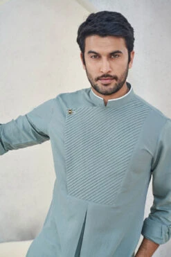 Faris Kurta - Olive 16 Faris Kurta - Olive -Anita Dongre S23K13CL Olive 7