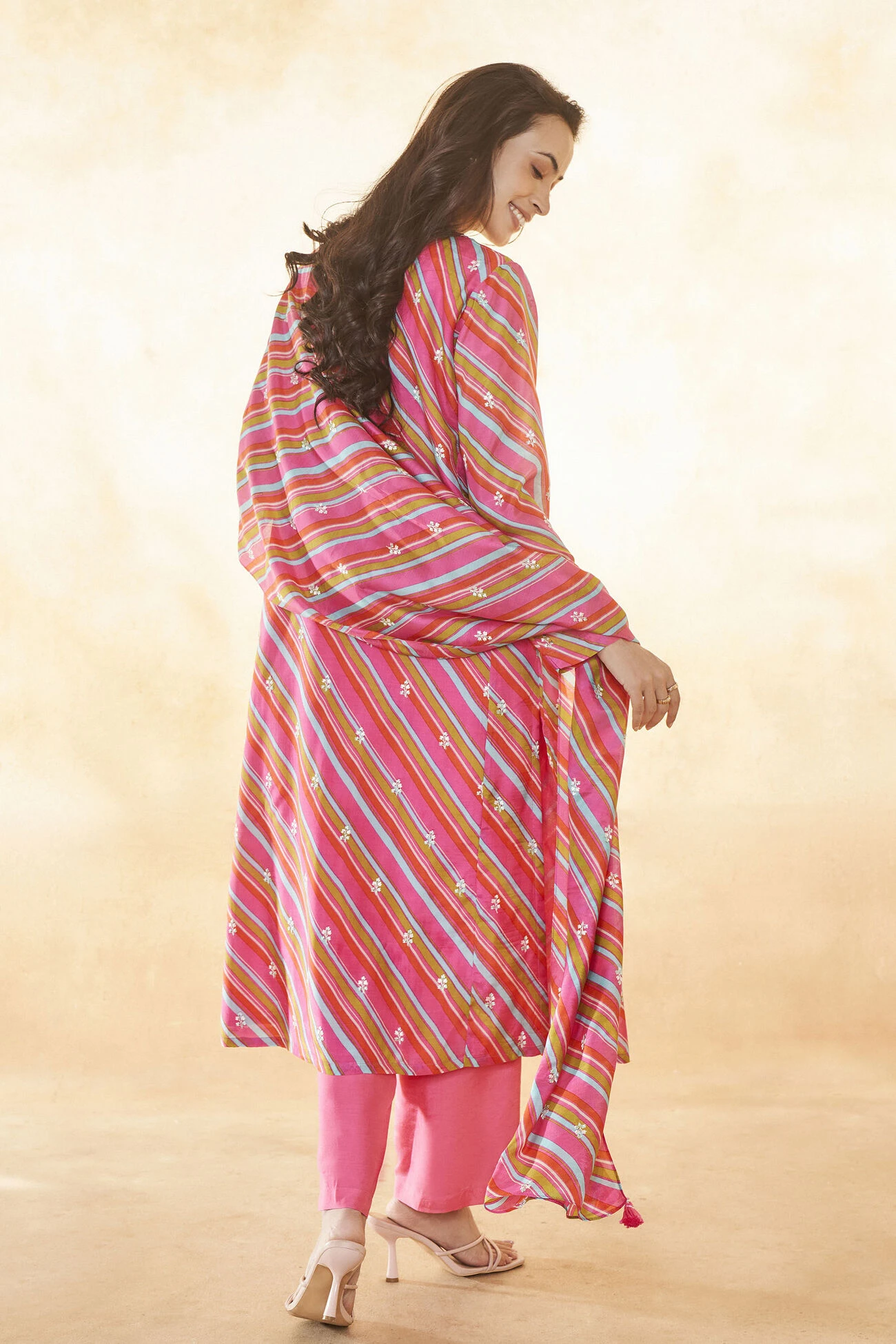 Roisin Suit Set - Pink 5 Roisin Suit Set - Pink - Image 3