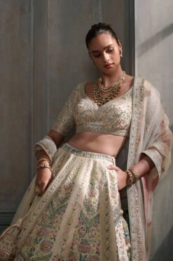 Veena Lehenga Set – Cream -Anita Dongre ad f21r2lcd cream 3