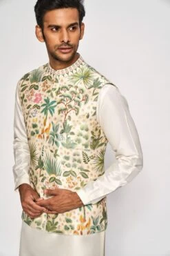 Lekh Bandi – Beige -Anita Dongre ad s22b12rs beige 4