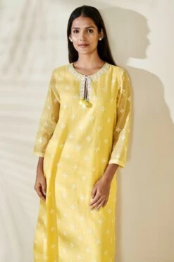 Hirisha Kurta – Yellow 11 Hirisha Kurta – Yellow -Anita Dongre ad s22m35 yellow 4