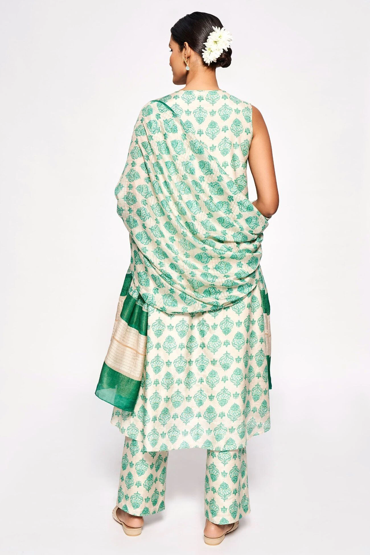 Maushmi Kurta Set – Green 5 Maushmi Kurta Set – Green - Image 3