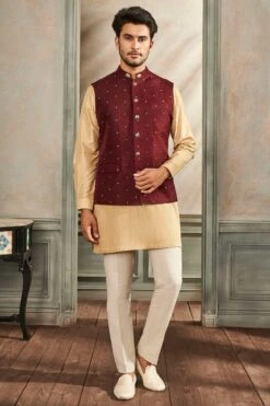 Inkit Bandi – Maroon