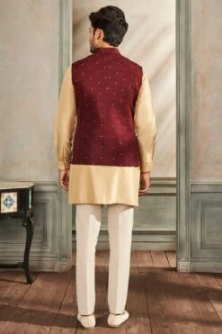 Inkit Bandi – Maroon -Anita Dongre admens f21b2rs maroon 4